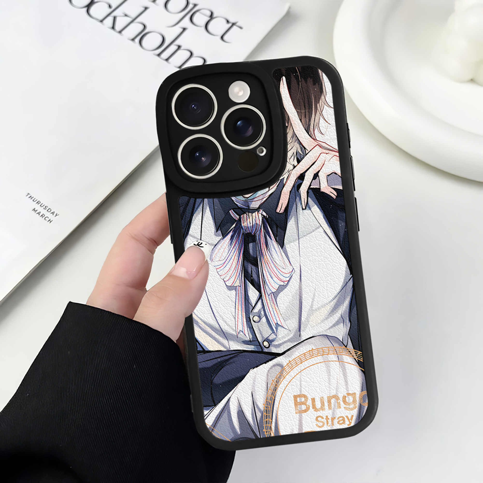 （画像用） 文豪ストレイドッグス Bungo Stray Dogs 【iPhone 16シリーズ対応】シリコンスマホケース（レザー調） 材質：シリコン